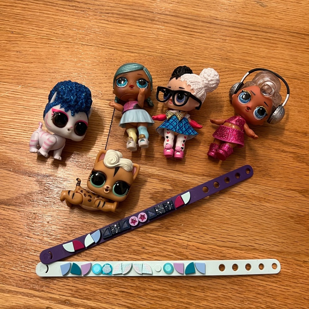 L.O.L. Surprise! Blue and Pink Dolls & Accessories Set